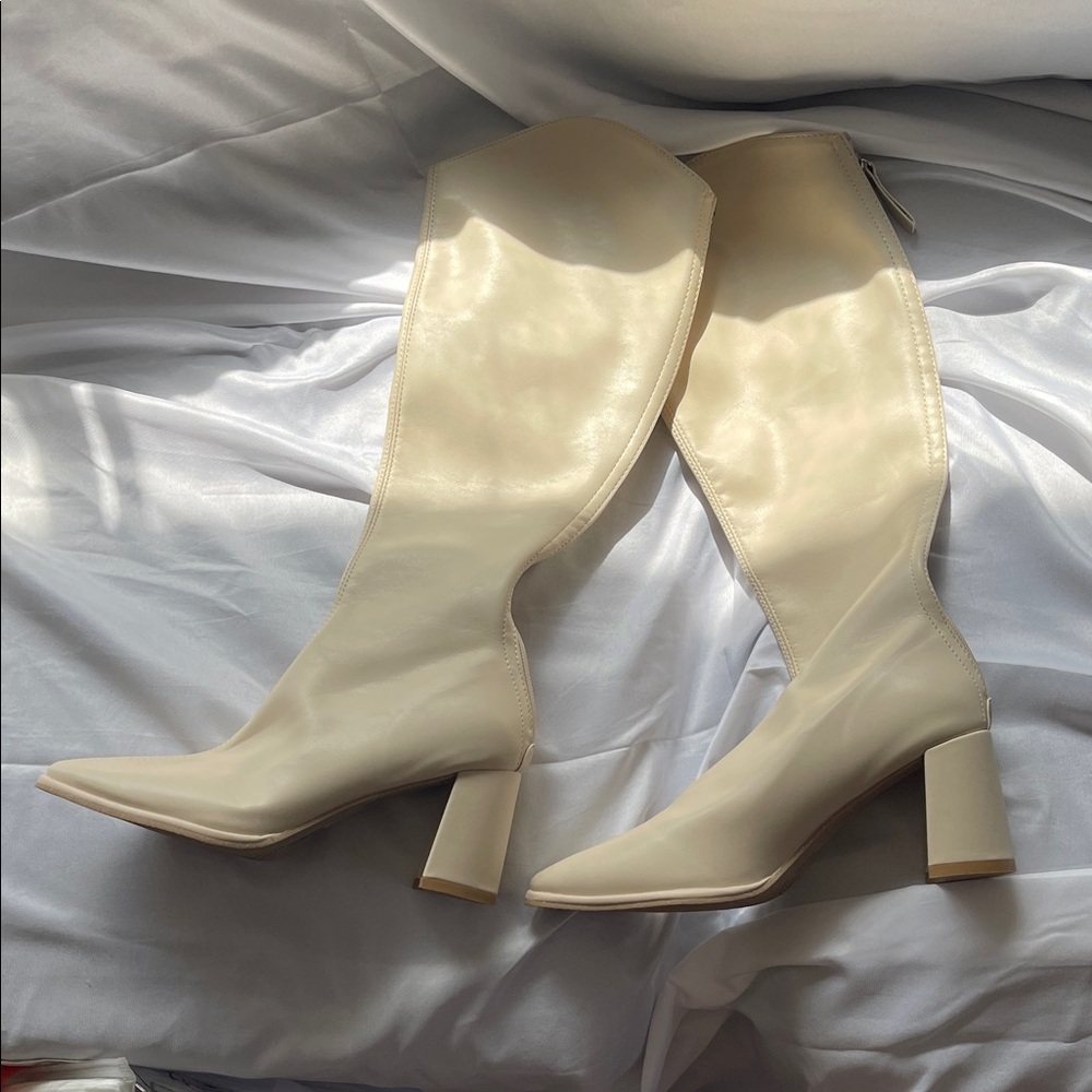 Elegant Cream Knee-High Women's Boots
